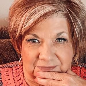 Meet your Posher, Leeann